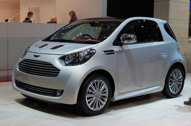 PW整大小 1280px-Aston_Martin_Cygnet_%2882%29.jpg